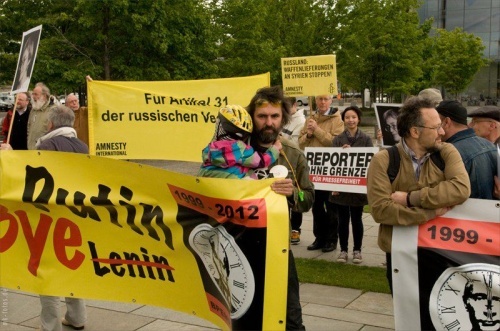 Позор на всю Европу. Фоторепортаж о том, как встречали Путина в Берлине Позор на всю Европу. Фоторепортаж о том, как встречали Путина в Берлине