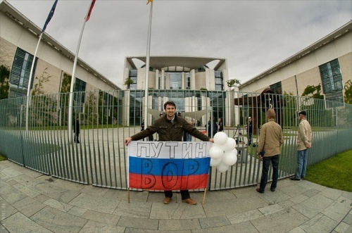 Позор на всю Европу. Фоторепортаж о том, как встречали Путина в Берлине Позор на всю Европу. Фоторепортаж о том, как встречали Путина в Берлине