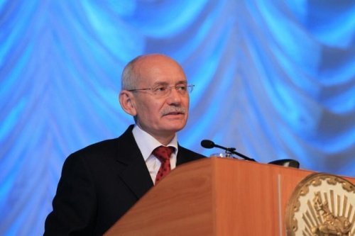 Рустэм Хамитов выступил ко Дню Республики Рустэм Хамитов выступил ко Дню Республики