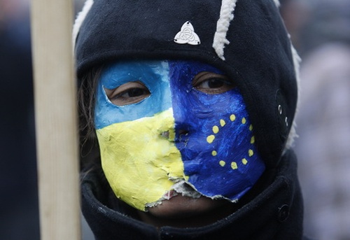 Украина стала жертвой того же мифа, что и РФ в девяностых?
