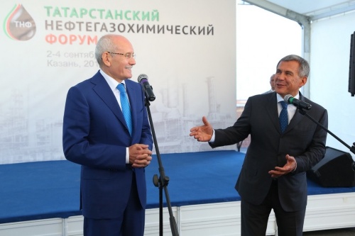 Президент Татарстана призвал центр не вмешиваться в финансы регионов, а Хамитов спокоен