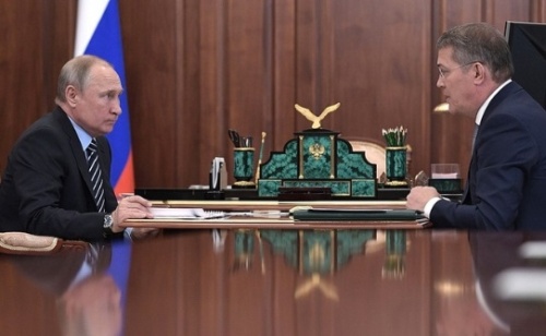 Перед встречей с Путиным положено отжировать на курорте